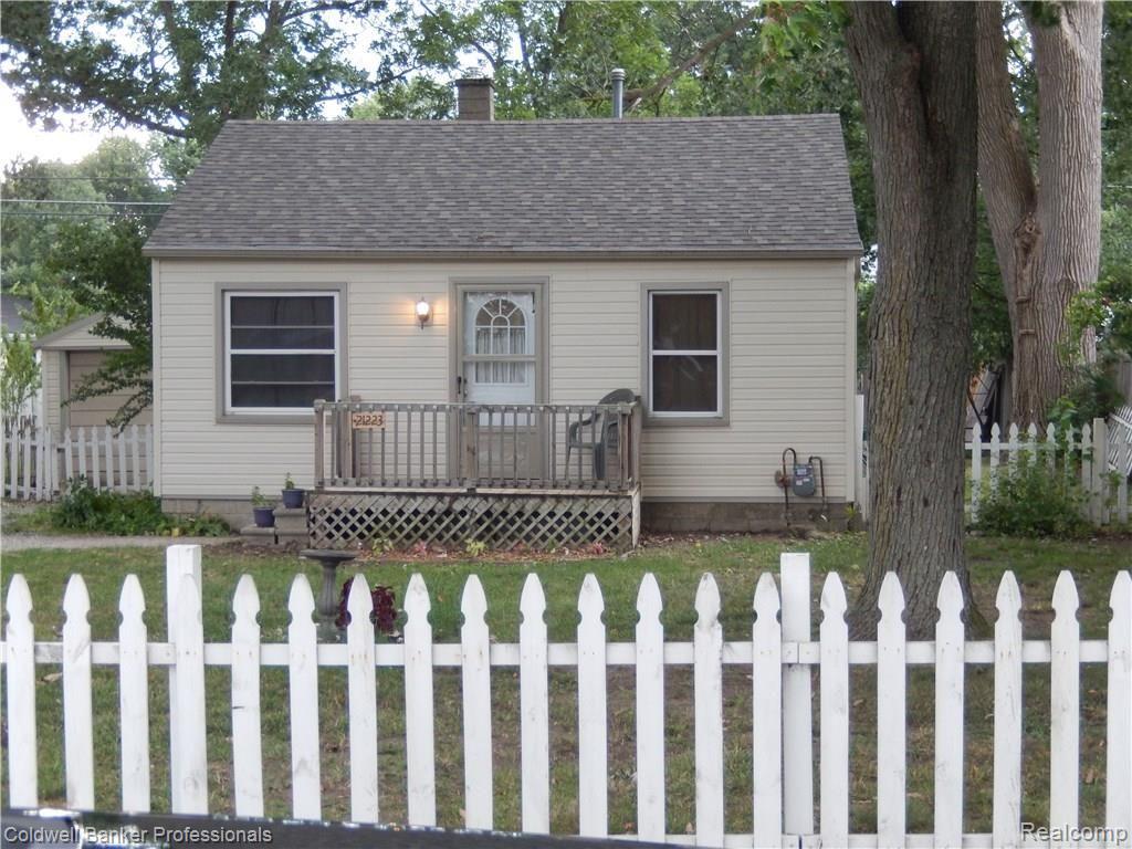 21223 Farmington Road Farmington, MI 48336 - Photo 3 of 36 DSCN2190.JPG