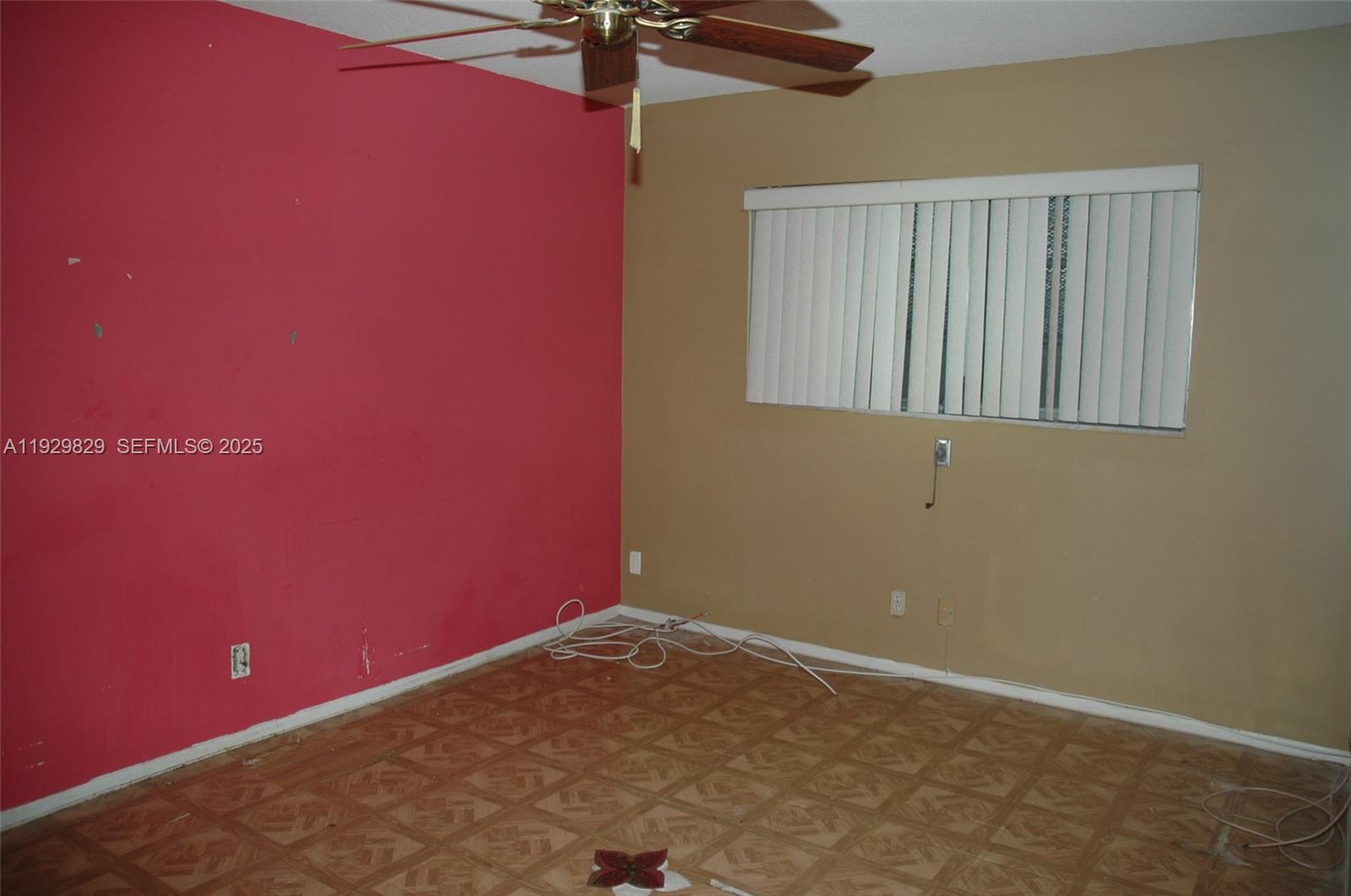 5300 Washington Street, Unit F119 Hollywood, FL 33021 - Photo 20 of 24 a view of a livingroom with an empty space and a window