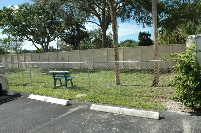 $140,000 | 5300 Washington Street, Unit F119, Hollywood, FL 33021