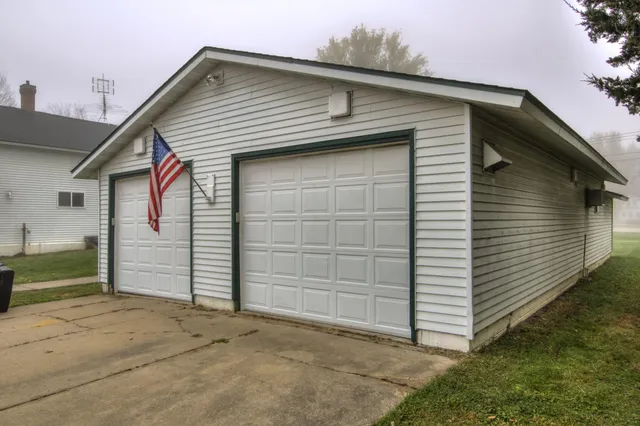 $195,000 | 611 8th Street East, Wabasha, MN 55981