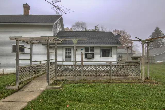 $195,000 | 611 8th Street East, Wabasha, MN 55981