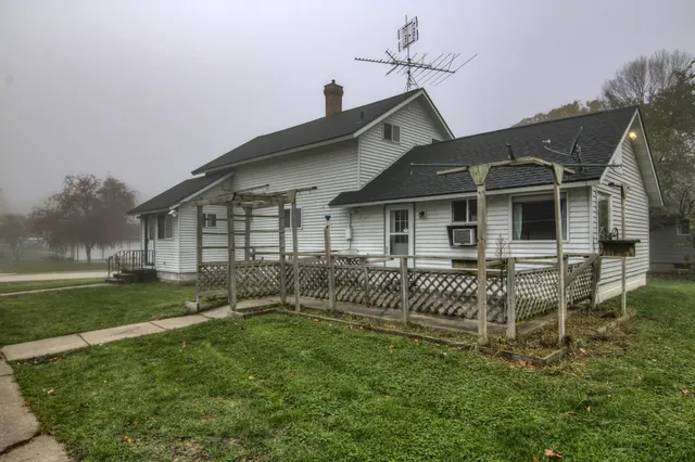 $195,000 | 611 8th Street East, Wabasha, MN 55981