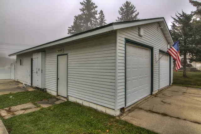 $195,000 | 611 8th Street East, Wabasha, MN 55981