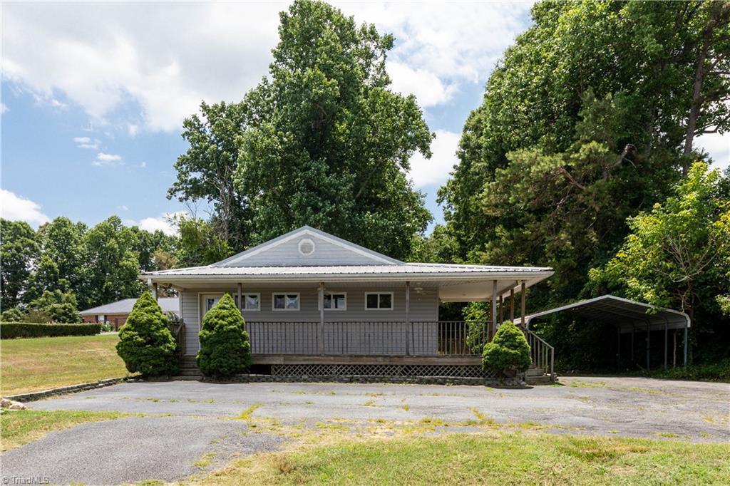 208 Albertson Road Thomasville, NC 27360 - Photo 1 of 19 Gallery Image 1