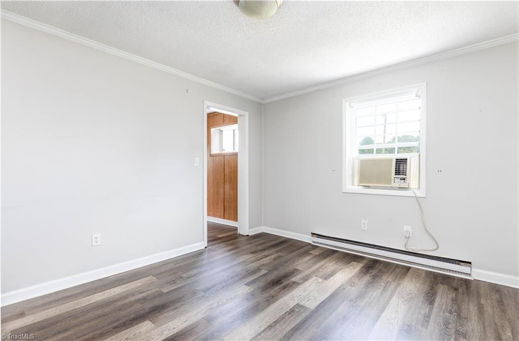 208 Albertson Road Thomasville, NC 27360 - Photo 4 of 19 Gallery Image 4