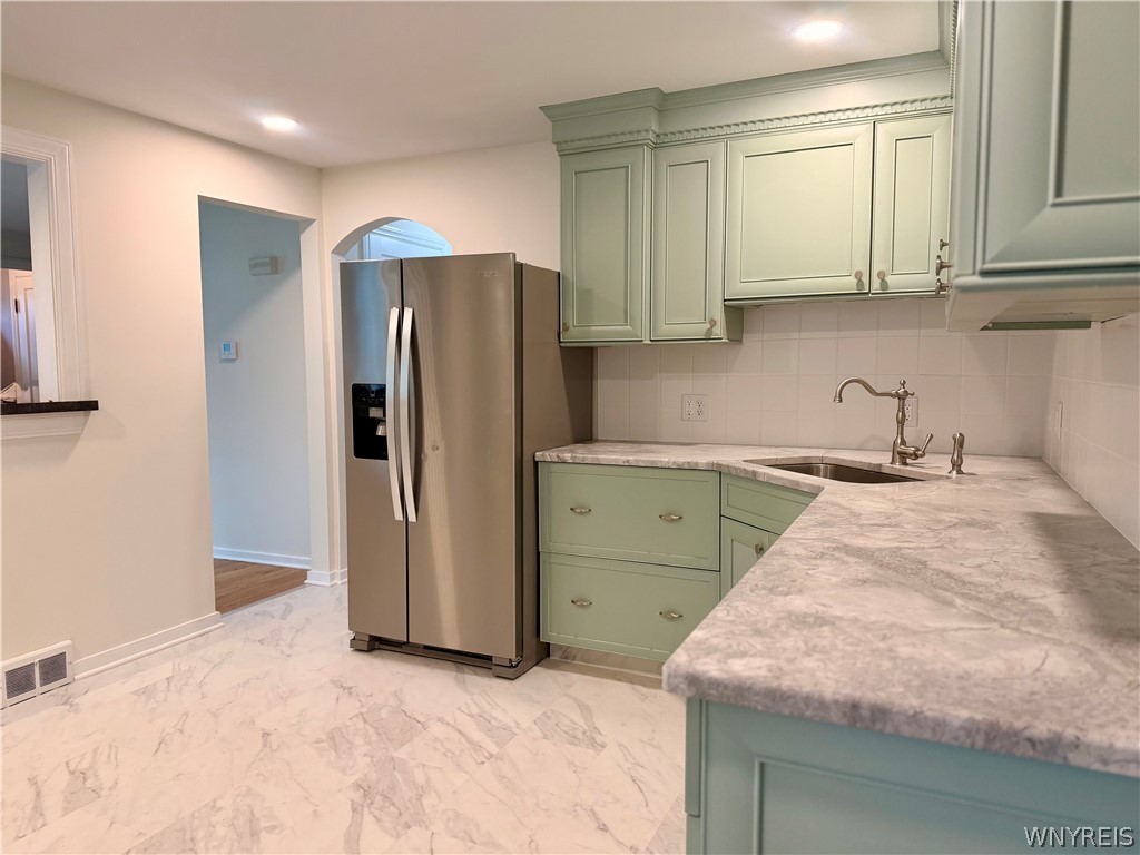 266 Merrymont Road Cheektowaga, NY 14225 - Photo 4 of 47