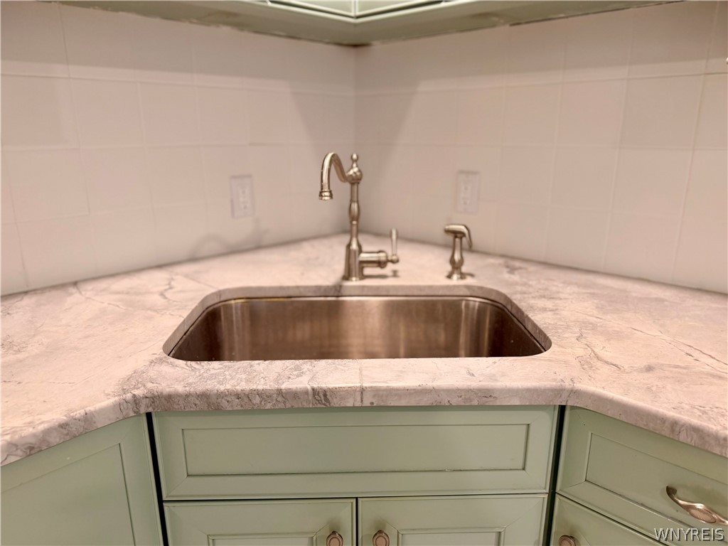 266 Merrymont Road Cheektowaga, NY 14225 - Photo 5 of 47