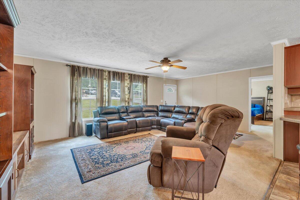 2744 Rutrough Road Southeast Roanoke, VA 24014 - Photo 5 of 31 09-MIB02161