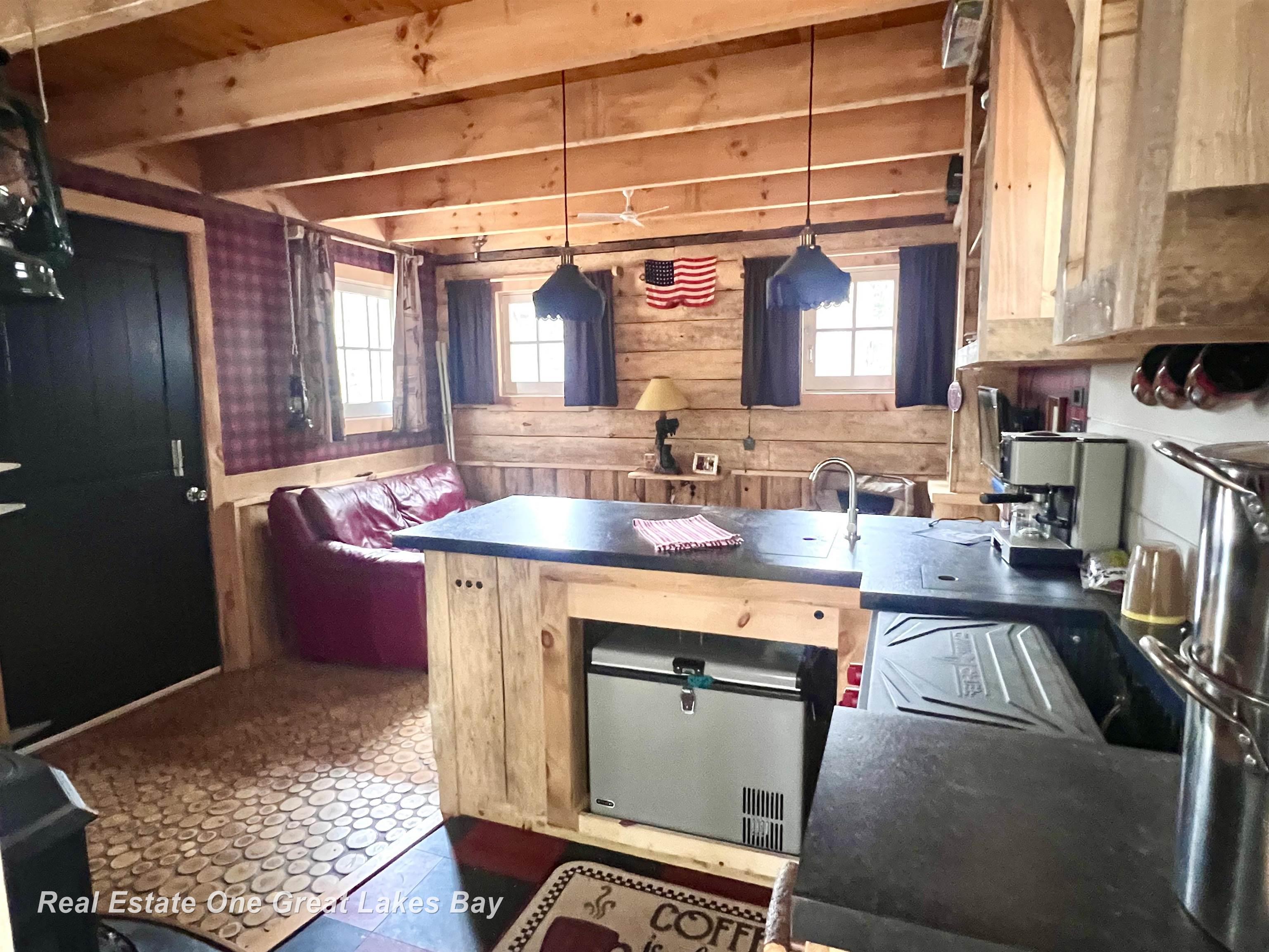 12165 Gratiot Road Saginaw, MI 48609 - Photo 28 of 42 Kitchen