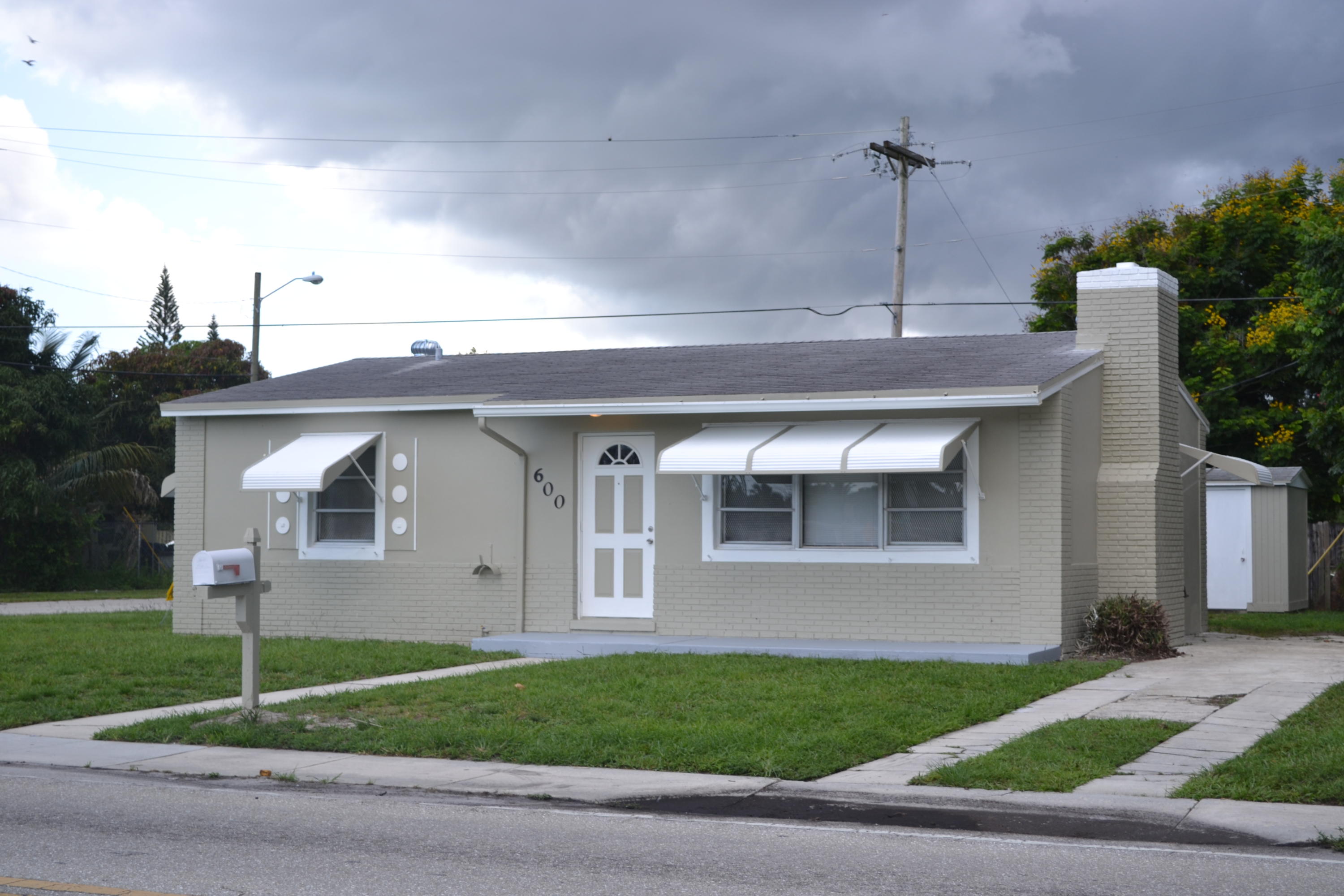600 Cherry Road West Palm Beach, FL 33409 - Photo 1 of 6 EXTERIOR