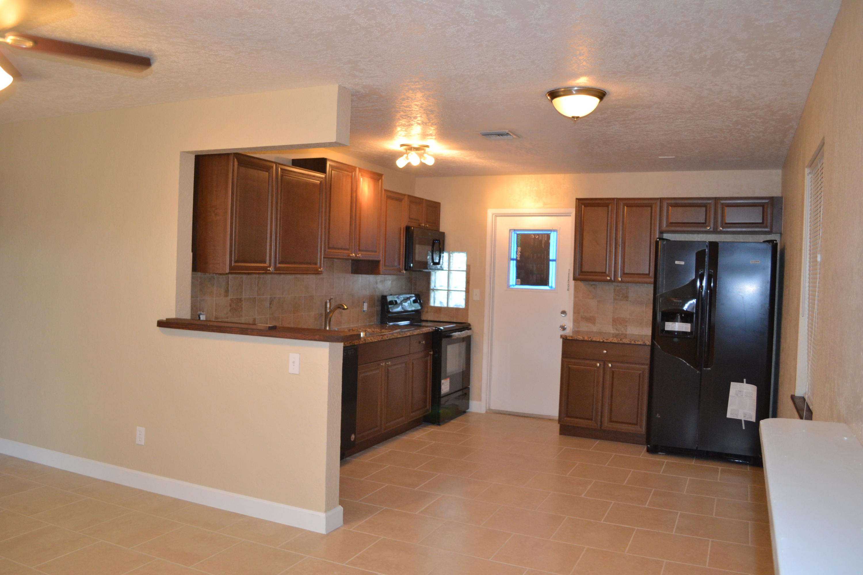 600 Cherry Road West Palm Beach, FL 33409 - Photo 3 of 6 KITCHEN