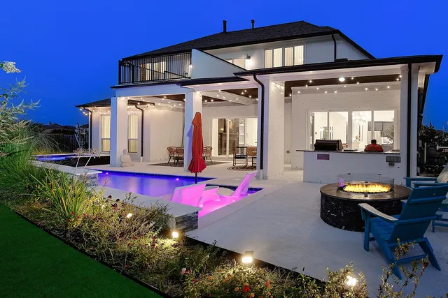 a view of a mini tables and chairs in a patio