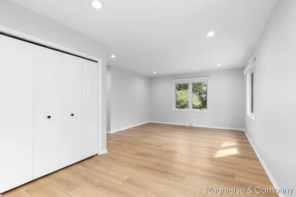 $450,000 | 9391 Summit Avenue Northeast, Rockford, MI 49341