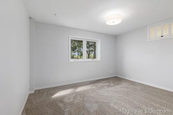 $450,000 | 9391 Summit Avenue Northeast, Rockford, MI 49341