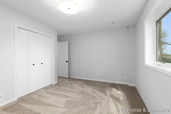 $450,000 | 9391 Summit Avenue Northeast, Rockford, MI 49341