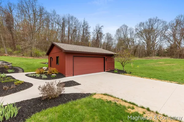 $450,000 | 9391 Summit Avenue Northeast, Rockford, MI 49341