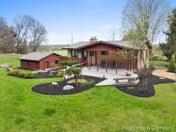 $450,000 | 9391 Summit Avenue Northeast, Rockford, MI 49341