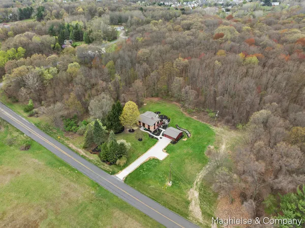 $450,000 | 9391 Summit Avenue Northeast, Rockford, MI 49341