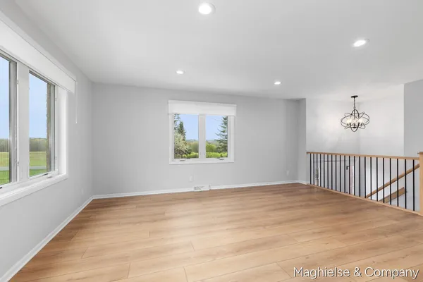$450,000 | 9391 Summit Avenue Northeast, Rockford, MI 49341