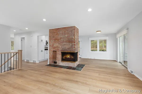 $450,000 | 9391 Summit Avenue Northeast, Rockford, MI 49341