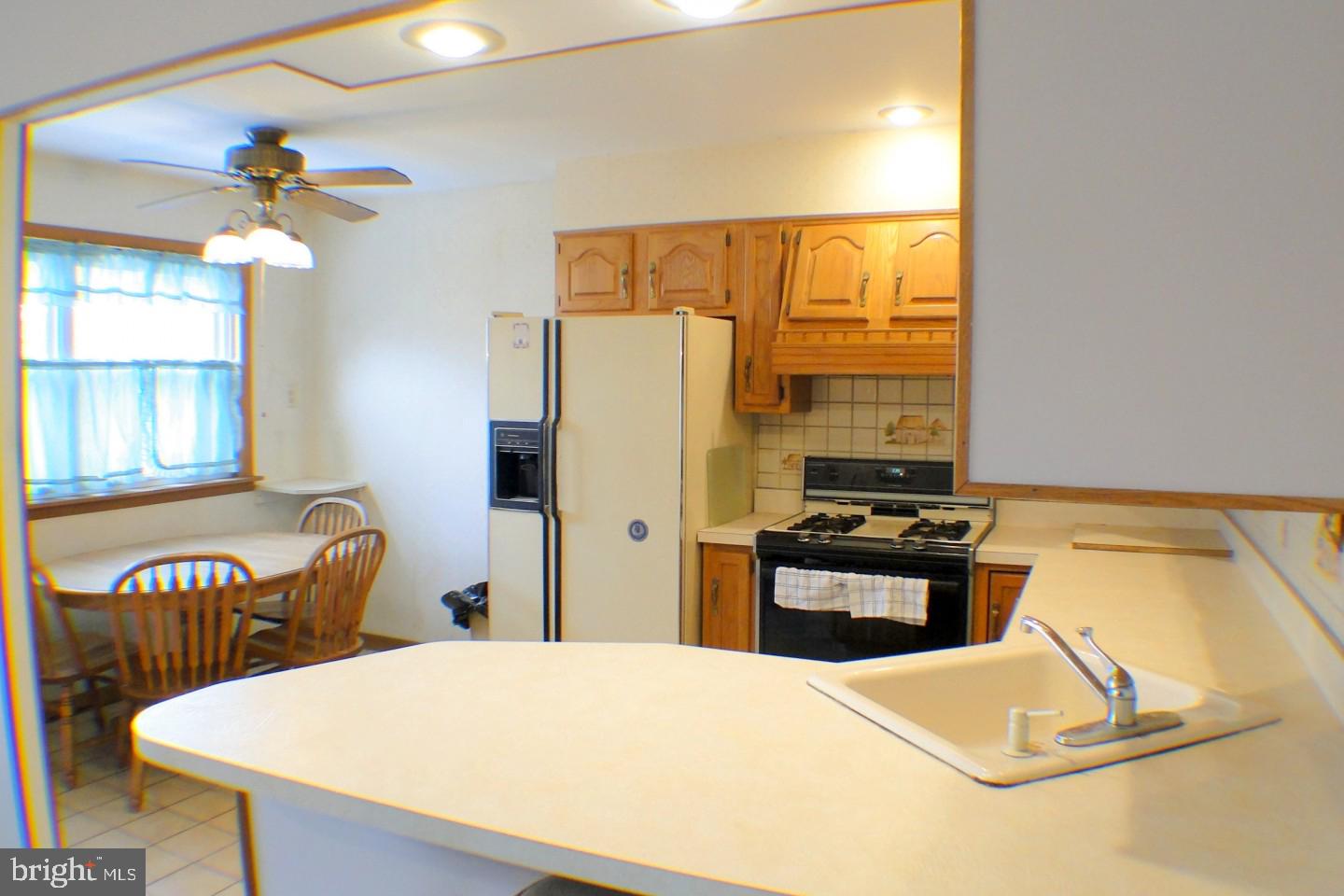 12409 Balston Road Philadelphia, PA 19154 - Photo 12 of 27