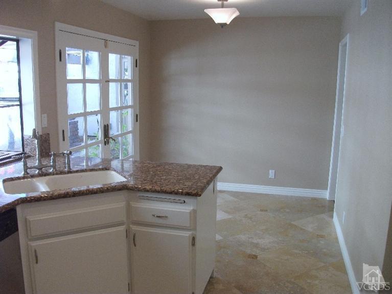 932 Thistlegate Road Oak Park, CA 91377 - Photo 11 of 28 Additional Photo