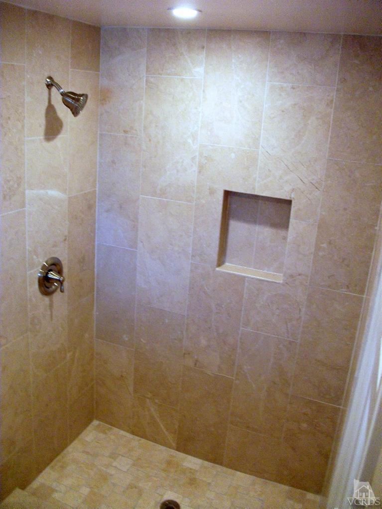 932 Thistlegate Road Oak Park, CA 91377 - Photo 21 of 28 Additional Photo