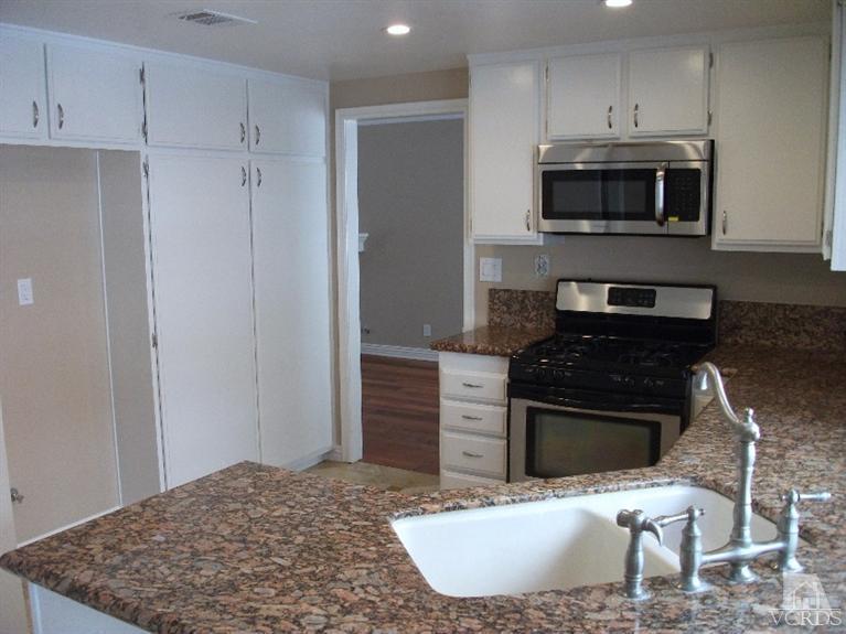 932 Thistlegate Road Oak Park, CA 91377 - Photo 9 of 28 Additional Photo