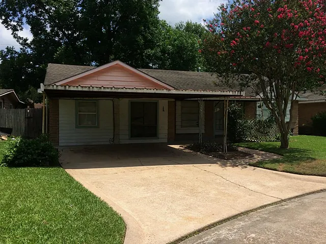$1,300 | 5519 Mendota Lane, Houston, TX 77032