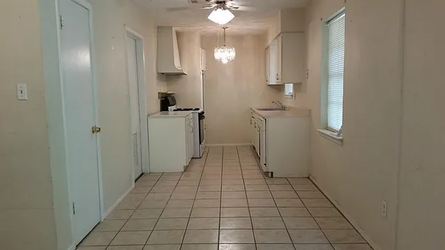 $1,300 | 5519 Mendota Lane, Houston, TX 77032