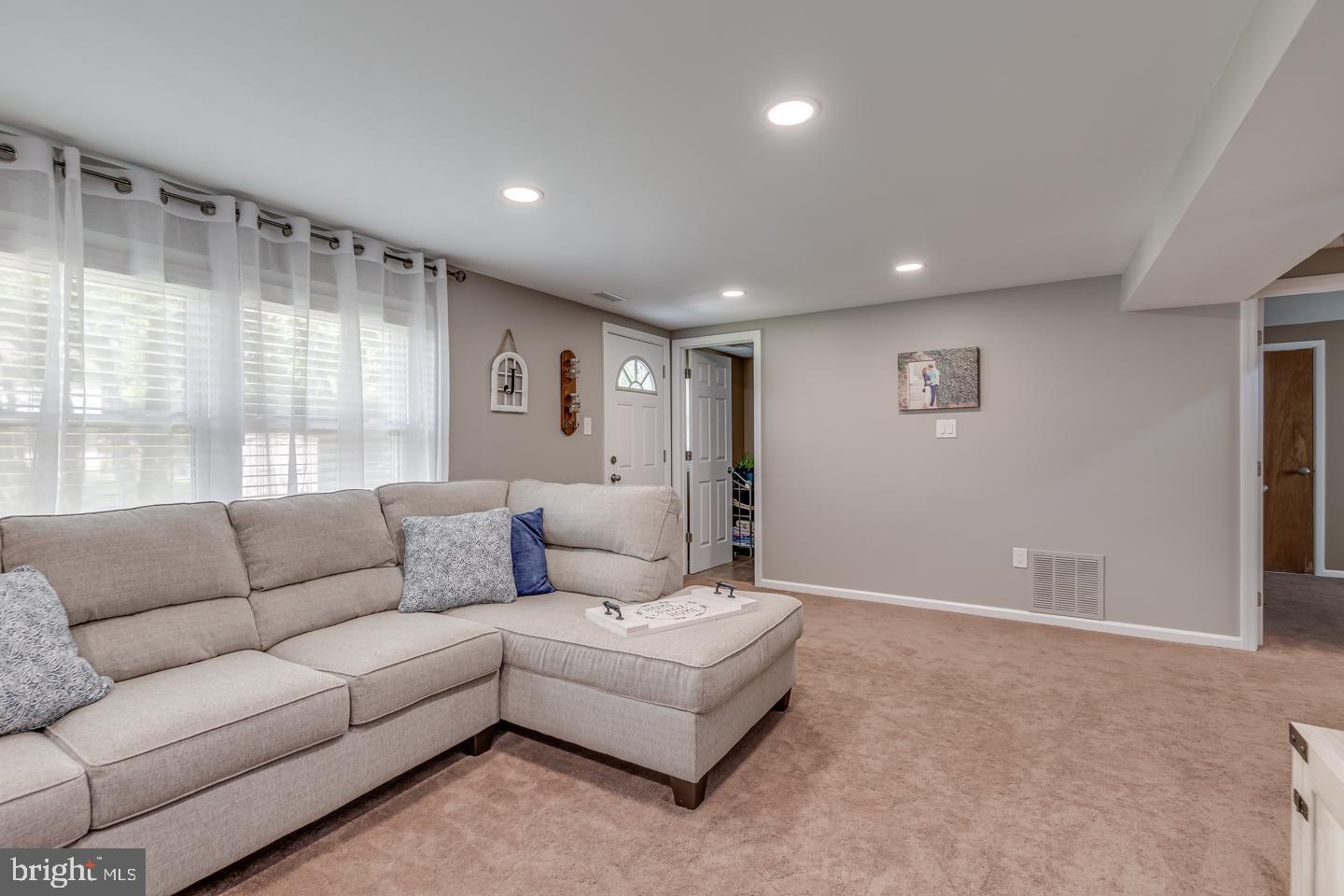 508 Deer Road Cherry Hill, NJ 08034 - Photo 11 of 22 Family Room