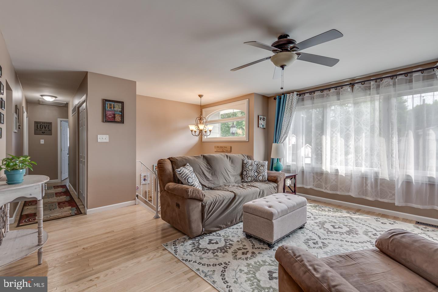 508 Deer Road Cherry Hill, NJ 08034 - Photo 16 of 22 Living Room