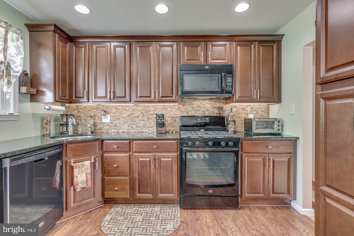 508 Deer Road Cherry Hill, NJ 08034 - Photo 18 of 22 Newer Appliances