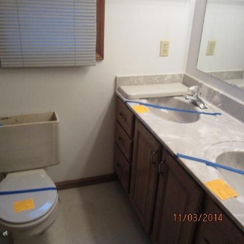 53275 Highway 131 Three Rivers, MI 49093 - Photo 8 of 9 131 bath