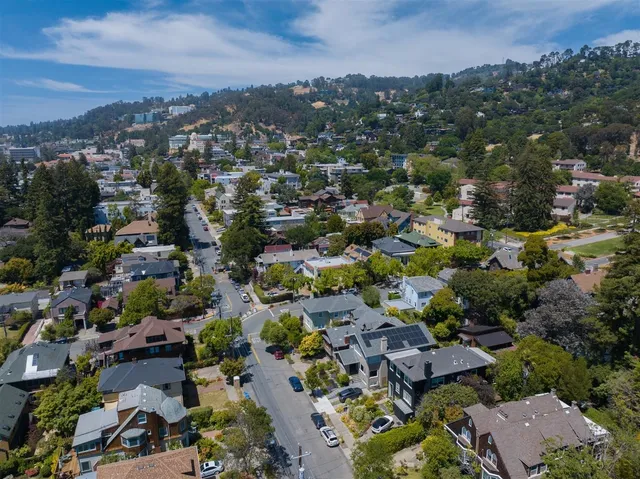 $549,000 | 2611 Piedmont Avenue, Unit 4, Berkeley, CA 94704