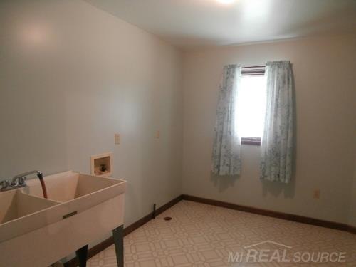 965 North Hintz Road Owosso, MI 48867 - Photo 27 of 33 31261549-26.JPG