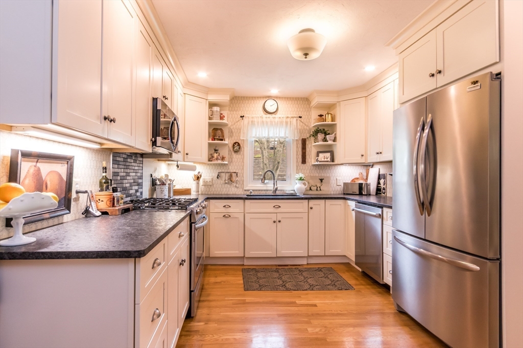 6 Aspen Road, Unit 6 Bourne, MA 02532 - Photo 14 of 40