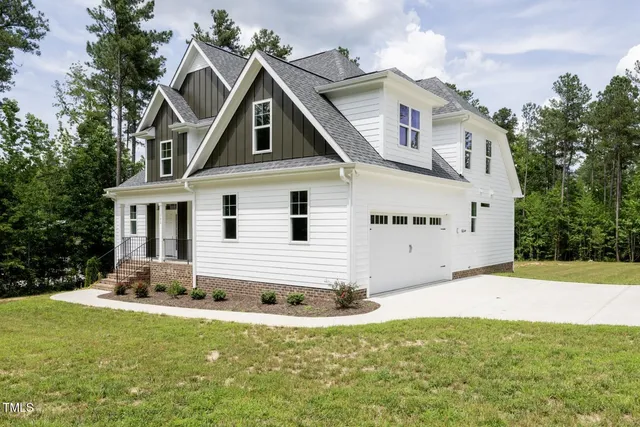 $764,900 | 190 Whistlers Cove, Louisburg, NC 27549