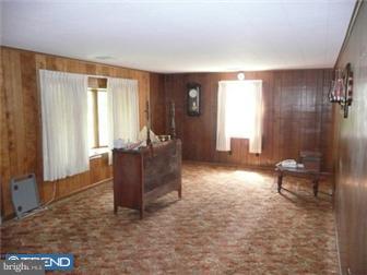 703 Tollgate Road Quakertown, PA 18951 - Photo 4 of 12 Gallery Image 4
