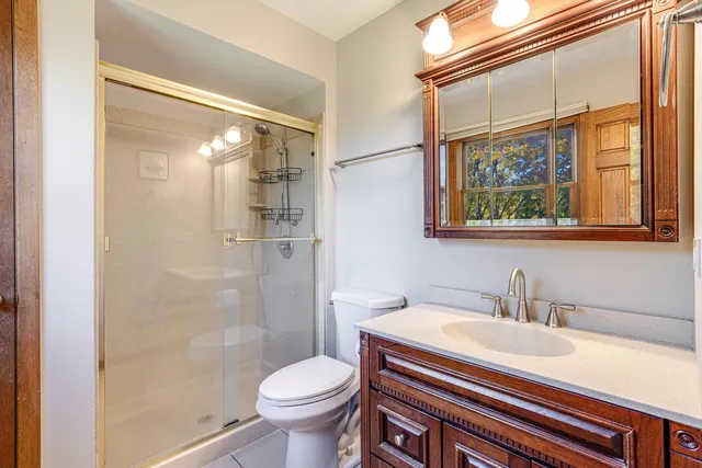 $400,000 | 619 North California Avenue, Mundelein, IL 60060