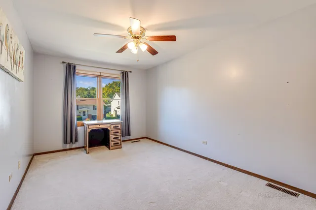 $400,000 | 619 North California Avenue, Mundelein, IL 60060