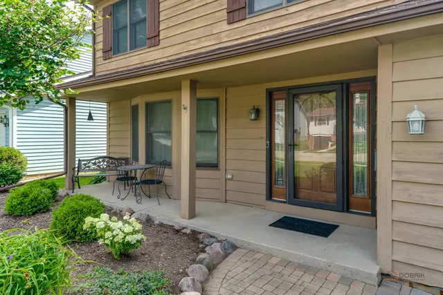 $400,000 | 619 North California Avenue, Mundelein, IL 60060