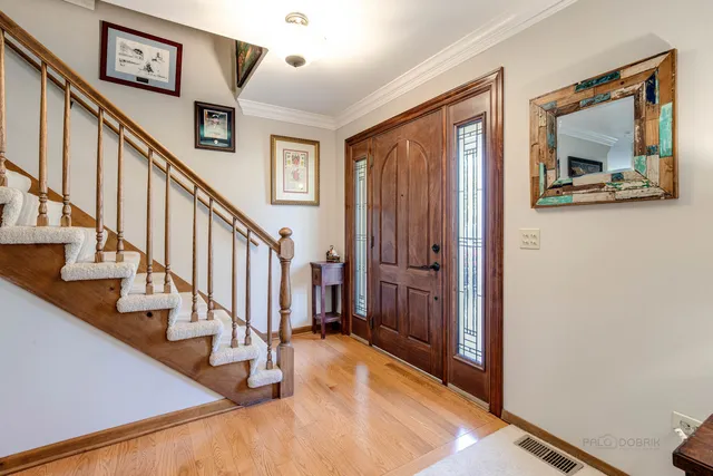 $400,000 | 619 North California Avenue, Mundelein, IL 60060