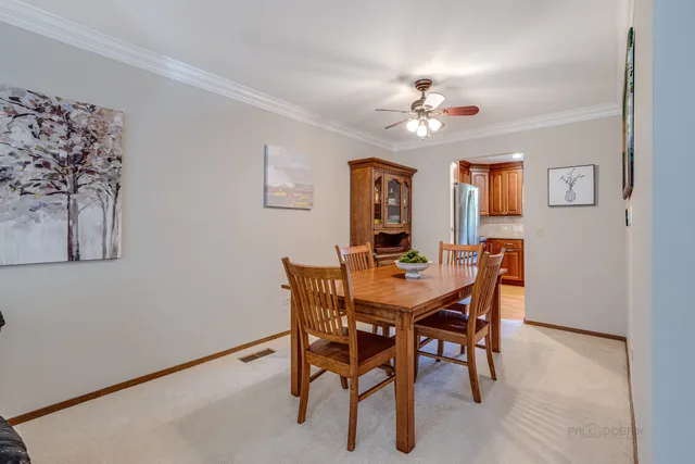 $400,000 | 619 North California Avenue, Mundelein, IL 60060