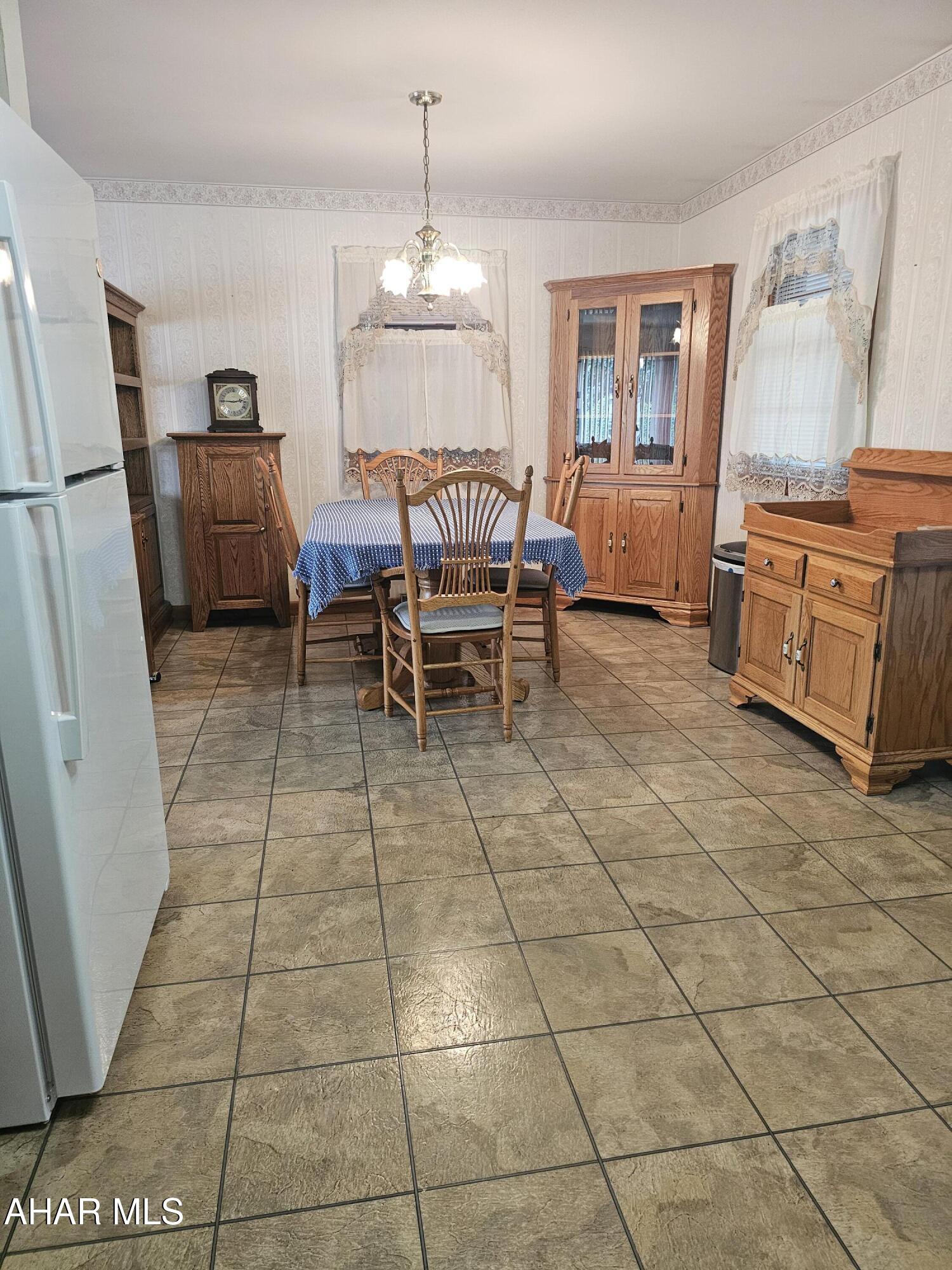 801 James Street Roaring Spring, PA 16673 - Photo 7 of 27