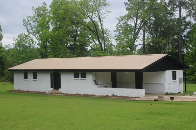 $135,000 | 202 Amite Street, Osyka, MS 39657