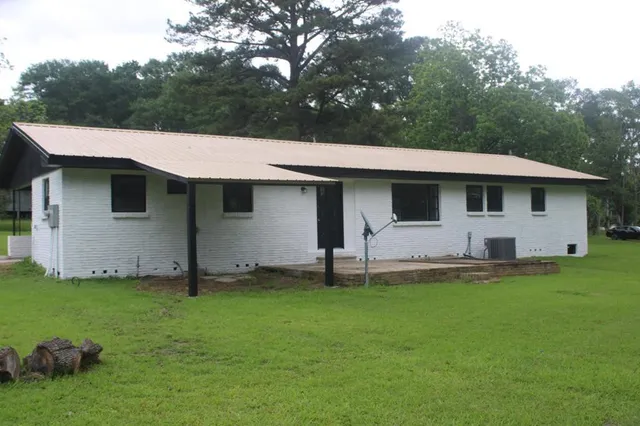 $135,000 | 202 Amite Street, Osyka, MS 39657