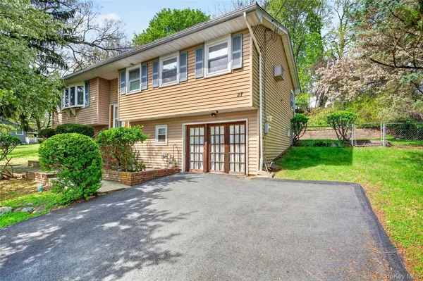 $599,000 | 27 Hastings Lane, Stony Point, NY 10980