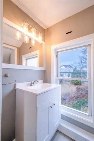 $2,600 | 216 Maplewood Avenue, Cranston, RI 02920