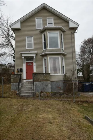 $2,600 | 216 Maplewood Avenue, Cranston, RI 02920